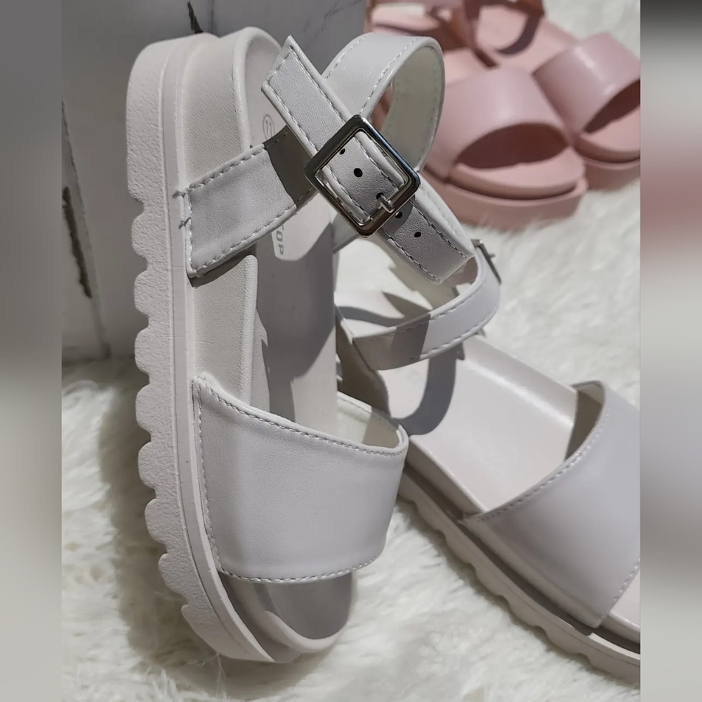 Lug Ivory Sandals ❗️RESTOCK❗️ - Picture 2 of 3